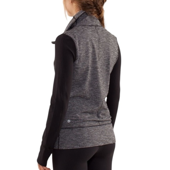 Lululemon Athletica Daily Yoga Black/Gray Coco Pique Jacket Size 8 - Picture 2 of 11